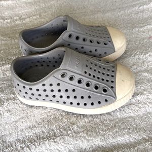 Native shoes, Jefferson style. Size C5 (toddler)